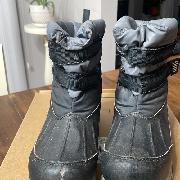 LLBean kids snow boots size 6 - Picture 2 of 4